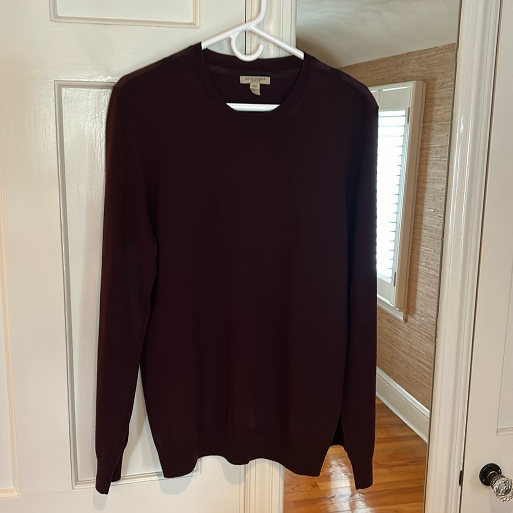 Burberry men’s L v-neck sweater